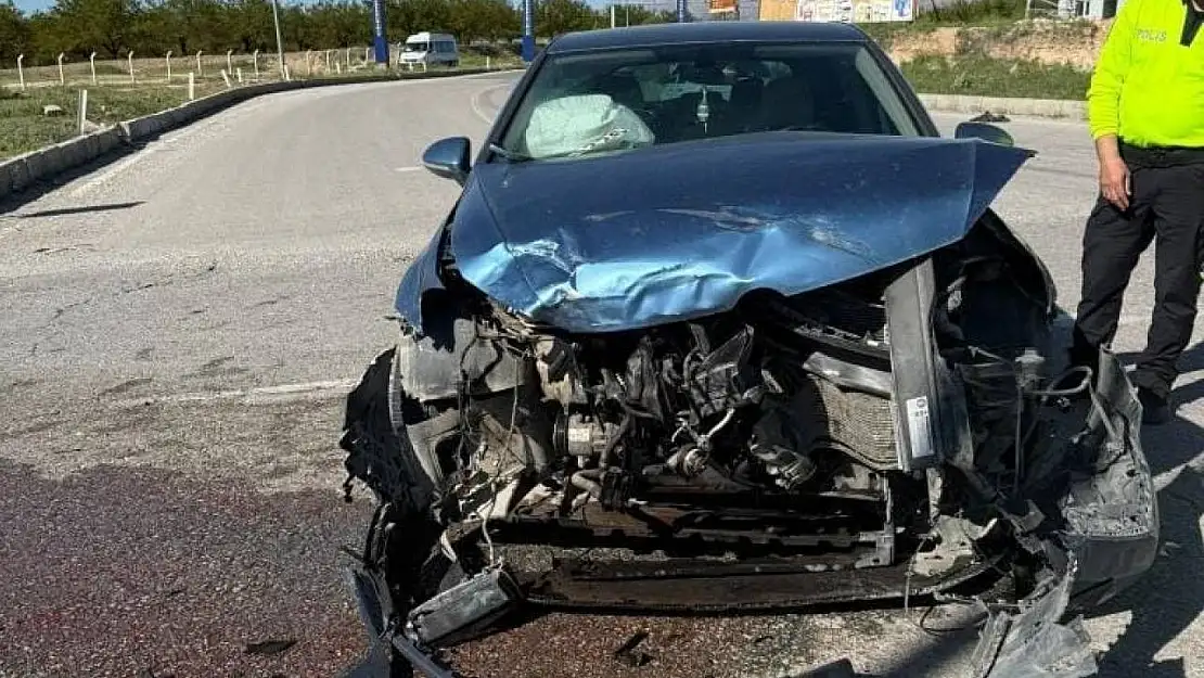 Akçadağ'da iki araç çarpıştı: 1 yaralı