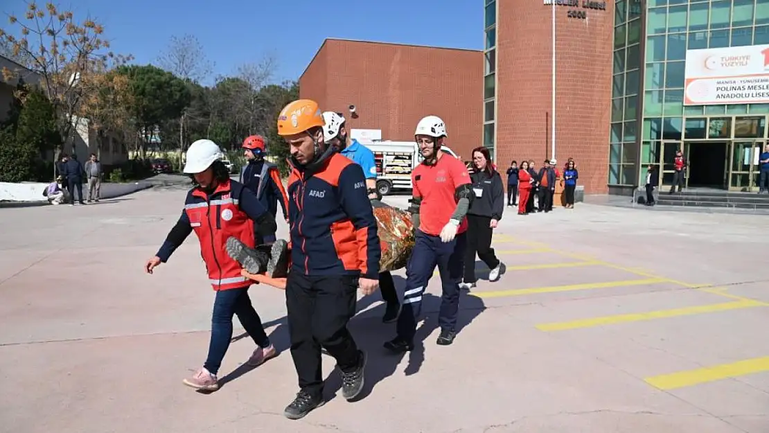 Manisa Büyükşehir Belediyesi İtfaiye Dairesinden deprem tatbikatı