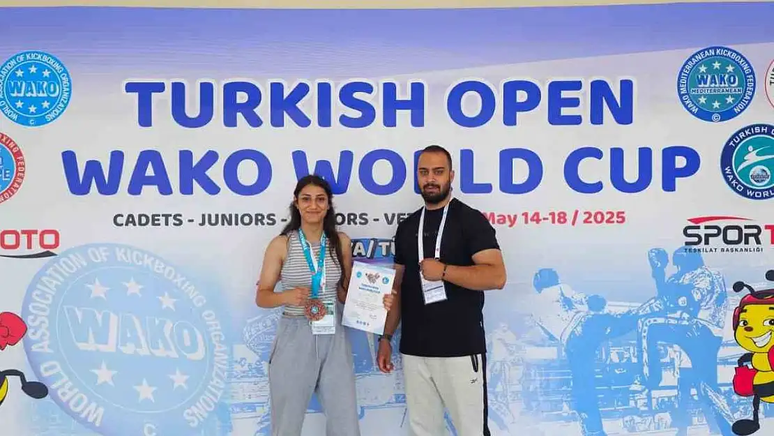 Antalya'da Elazığlı sporcular madalyaları topladı