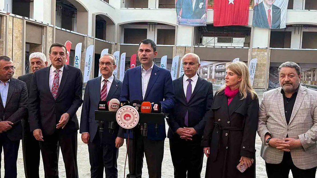 Bakan Kurum, Malatya'da Bakırcılar Çarşısı şantiyesini ziyaret etti: 'Yıl sonuna kadar 453 bin yeni konut ve iş yerini teslim edeceğiz'