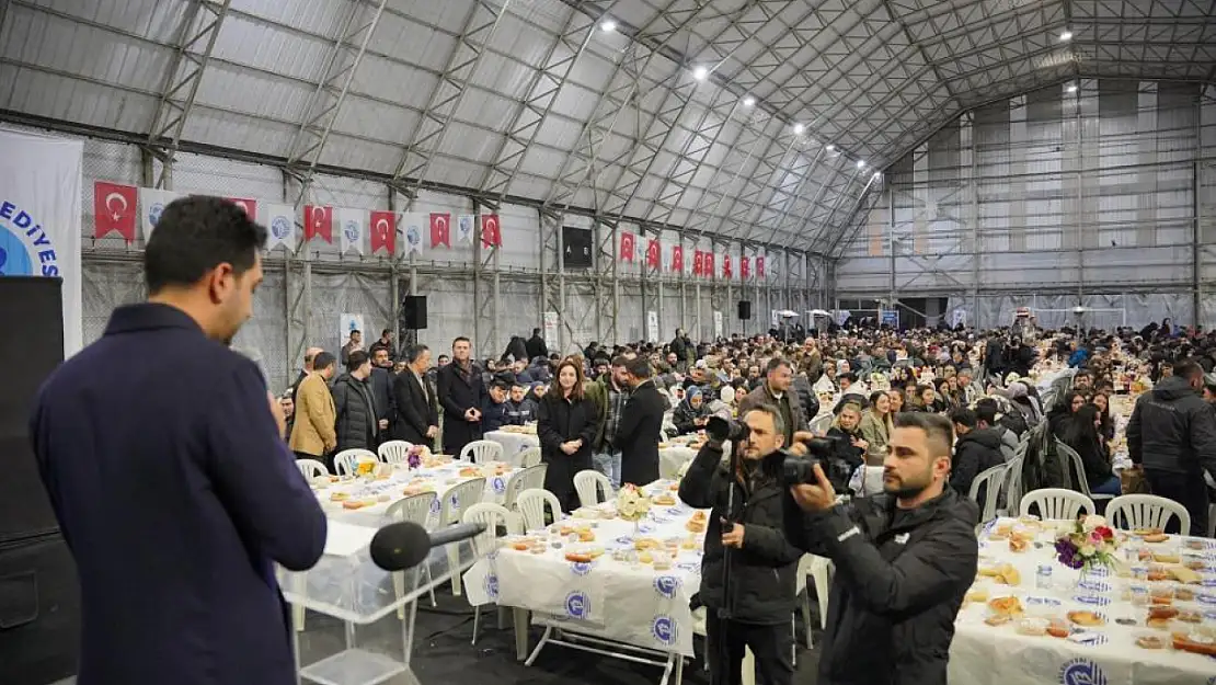 Başkan Eren Ali Bingöl, belediye personeli ile iftar sofrasında bir araya geldi