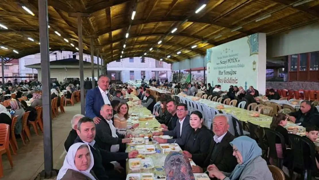 Başkan Pütün, Beyağaçlı hemşehrilerini iftar sofrasında ağırladı