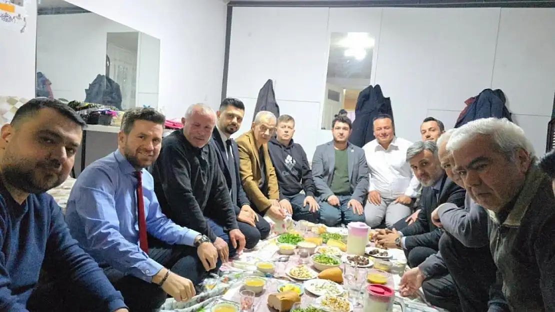 Başkan Tatık iftarda Canatan ailesine konuk oldu