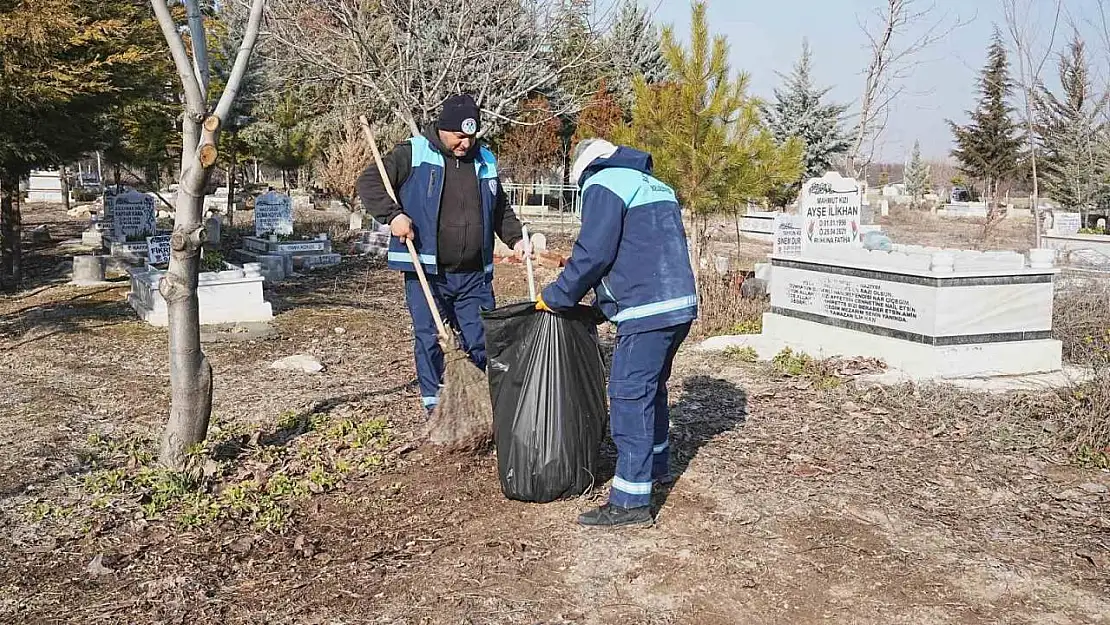 Battalgazi Belediyesi'nden mezarlıklarda temizlik seferberliği