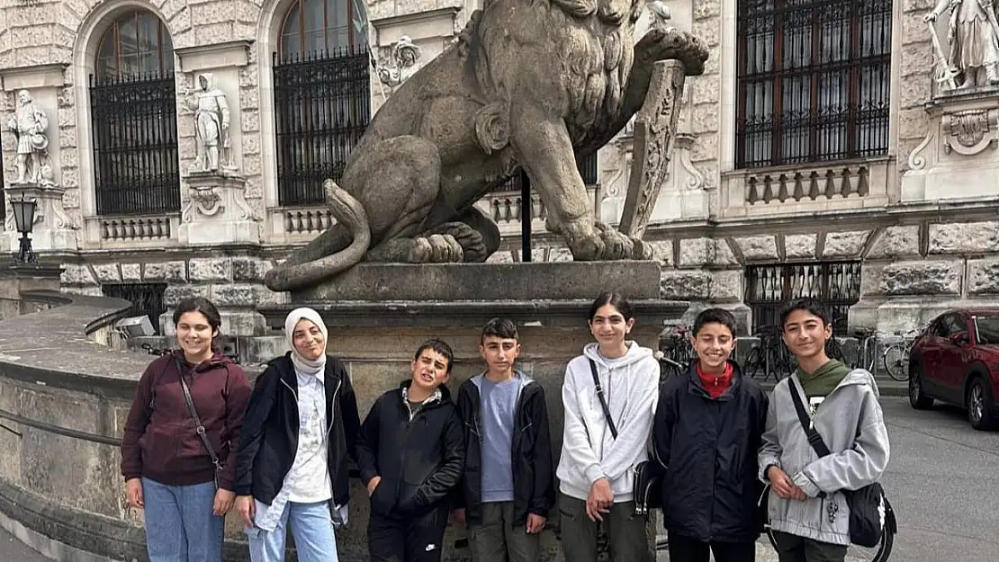 Çemişgezekli öğrenciler Viyana'yı gezdi