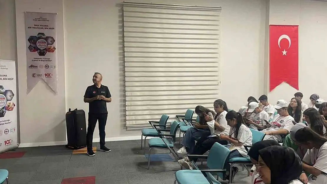 Elazığ'da öğrencilere afet ve acil durum yönetimi eğitimi