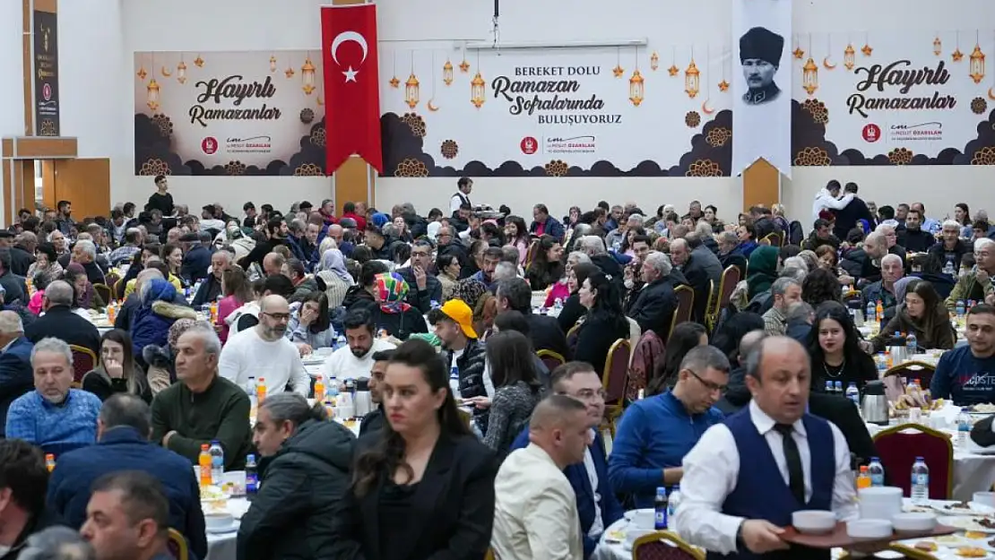 Keçiören Belediyesi, binlerce vatandaşı iftarda buluşturdu