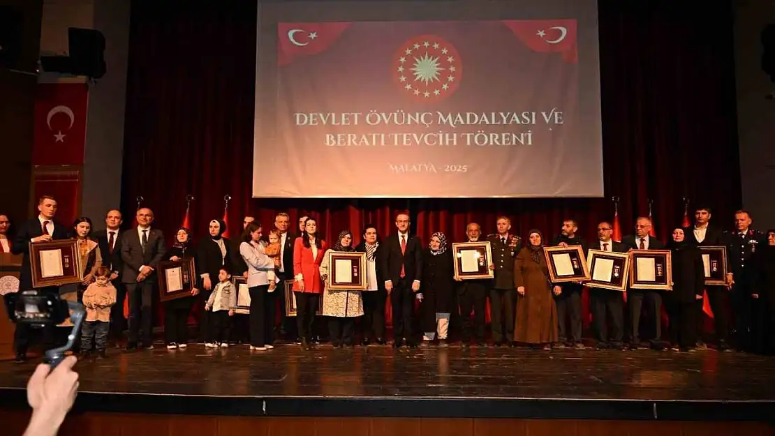 Malatya'da şehit ailelerine devlet övünç madalyası takdim edildi