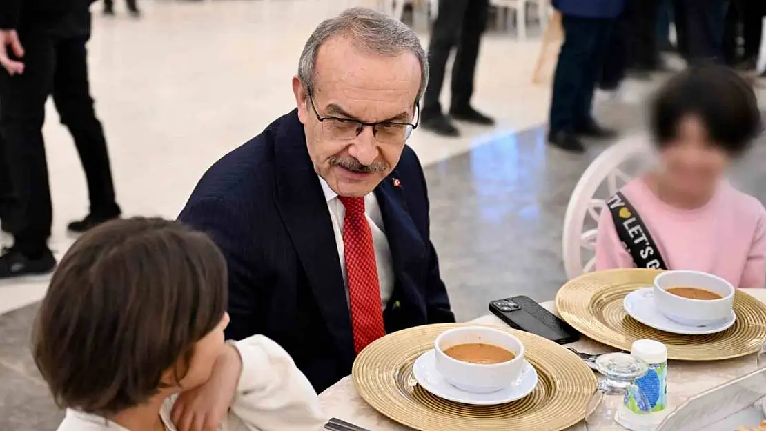 MÜSİAD Malatya Şubesi gönül sofrasını yetimlere açtı