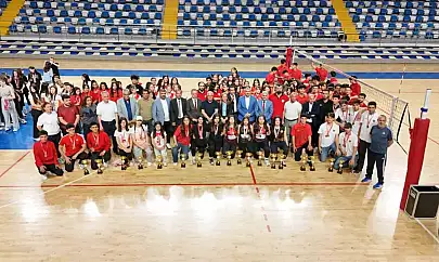 Malatya'da voleybolda kupalar sahibini buldu