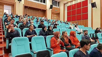 Elazığ'da sağlık çalışanlarına aşı ve transferleri hakkında bilgi verildi