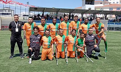 Malatya Büyükşehir Belediye Ampute Futbol Takımı şampiyonluğu kutladı