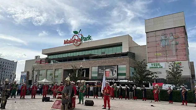 Milli Savunma Bakanlığı Mehteran Birliği'nden Malatya'da coşkulu konser