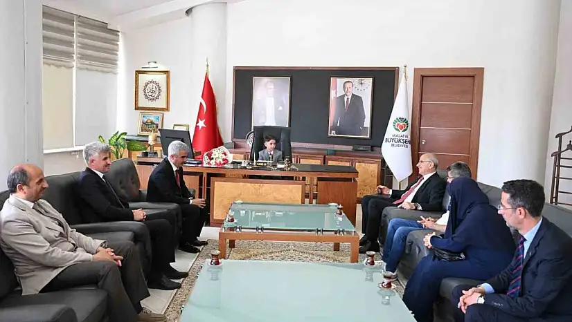 Başkan Er,' Bu koltuklara hizmet bilinci ile oturulması gerekiyor'