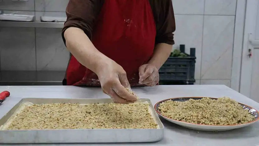 Battalgazi'de kadınlar bayram sofralarına lezzet katıyor