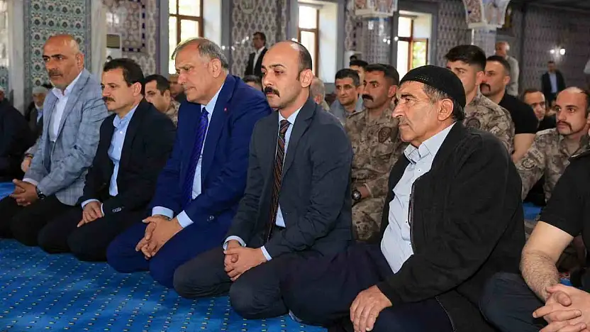 Bingöl'de 33 şehit dualarla anıldı