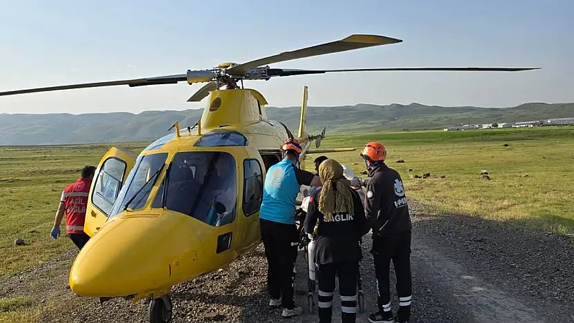 Bingöl'de yolcu otobüsü devrildi: 3 yaralı