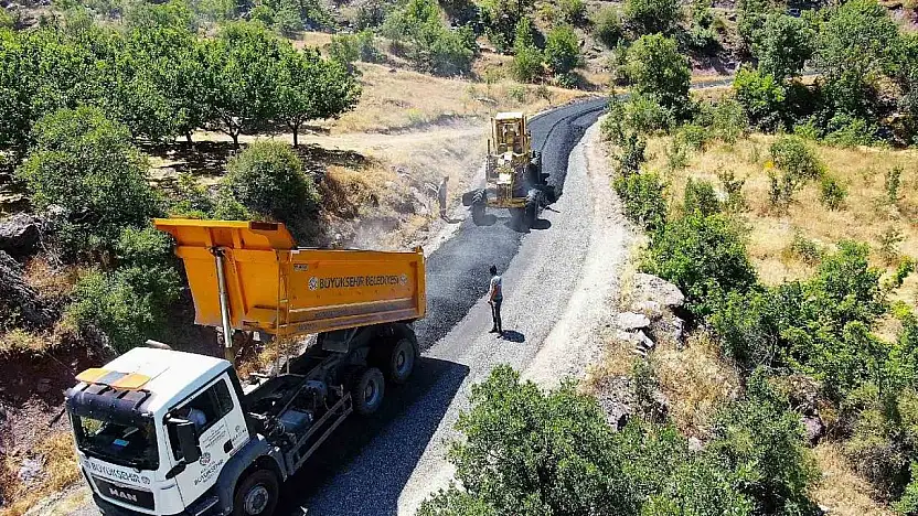 Büyükşehir'den yoğun altyapı ve yol mesaisi