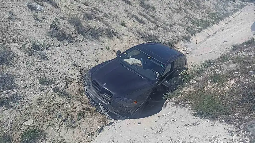 Darende'de araç yol kenarına devrildi: 1 yaralı