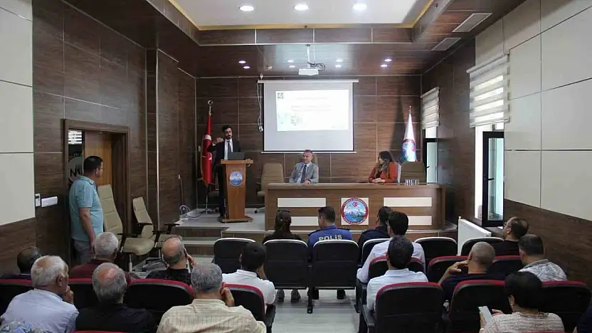 Elazığ'da akılcı ilaç kullanımı ve bitkisel ürünler toplantısı