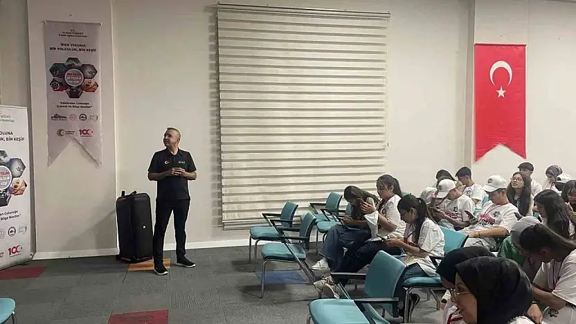 Elazığ'da öğrencilere afet ve acil durum yönetimi eğitimi